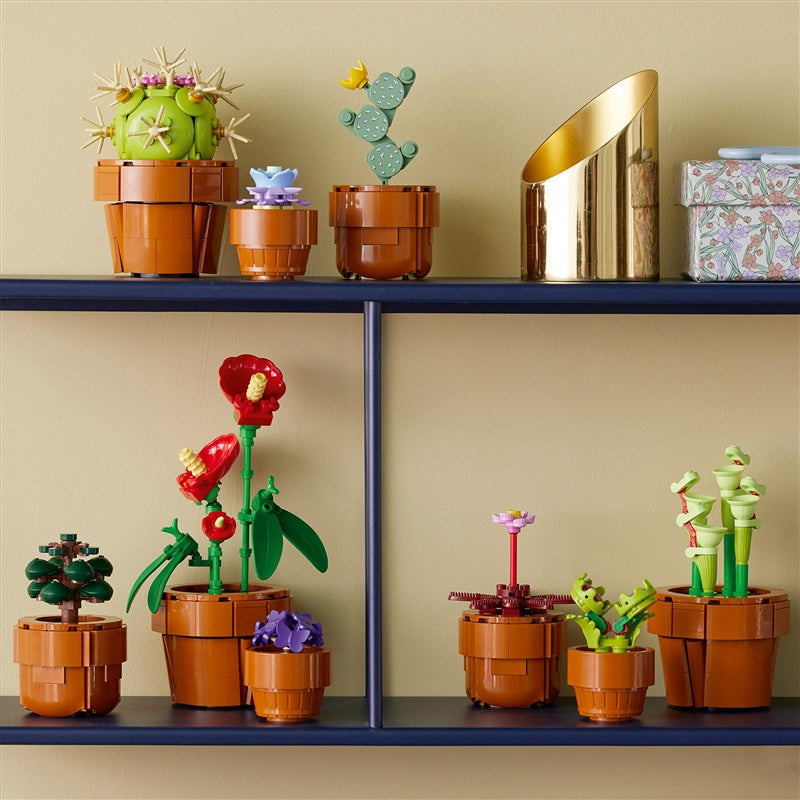 LEGO® Icons Tiny Plants 10329 building set