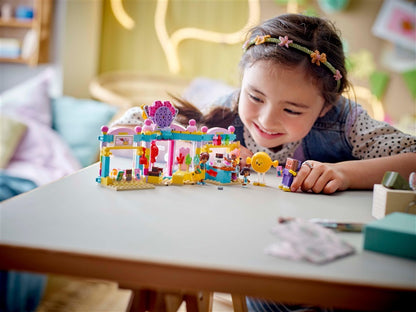 LEGO® Friends Heartlake City Sweet Shop 42649, 376 vnt.