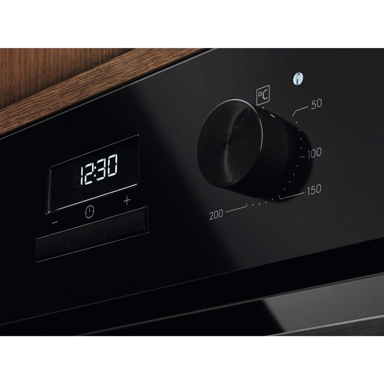 Piekarnik do zabudowy Electrolux seria 300 LOH3H00BK