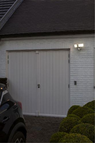 ŠVIESTUVAS SU SAULĖS BATERIJA 36W 3400LM TW IP44 IR KAMERA