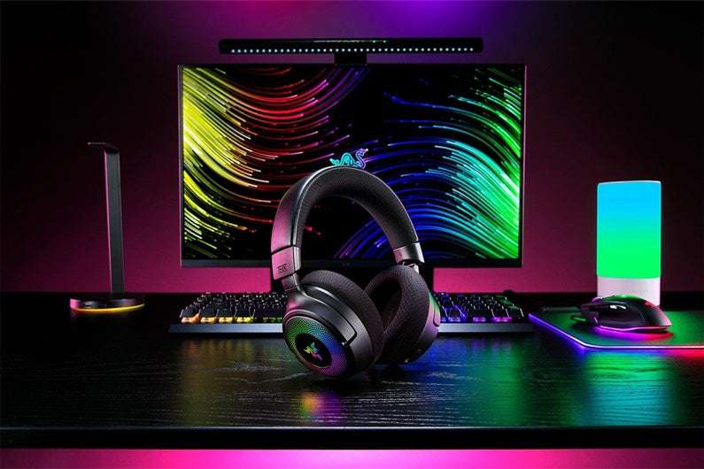 Bezprzewodowy zestaw słuchawkowy do gier Razer Kraken V4, czarny