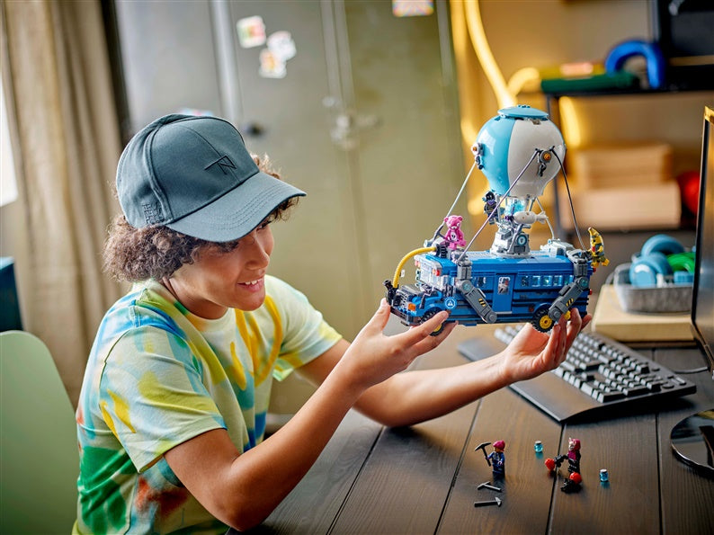 LEGO® Fortnite Battle Bus 77073 building toy, 954 pieces