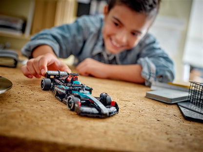LEGO® Mercedes-AMG F1® W15 Race Car 77244, 267 pieces.