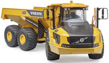 Ciężarówka zabawka BRUDER Volvo, 02455