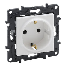 Socket LEGRAND NILOE STEP, with earth, white
