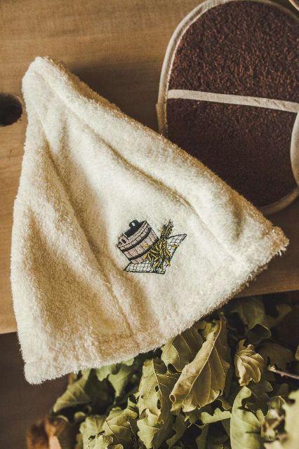 Cotton sauna hat with a hot tub picture, sand